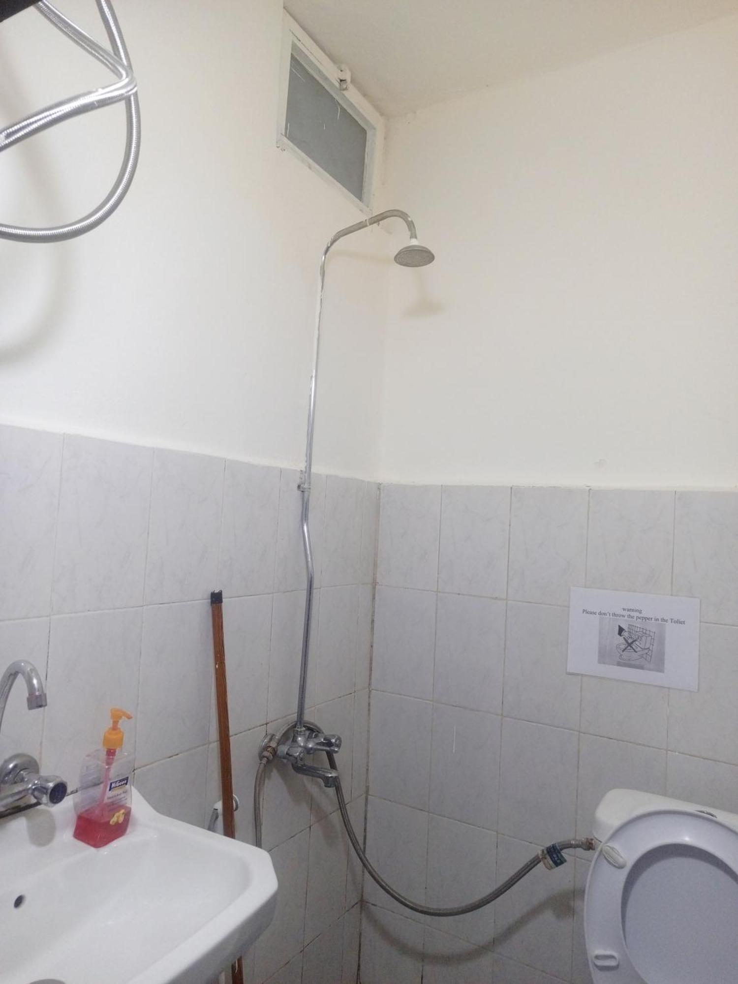 Jarajreh Apartments/ Hotel Karak Quarto foto
